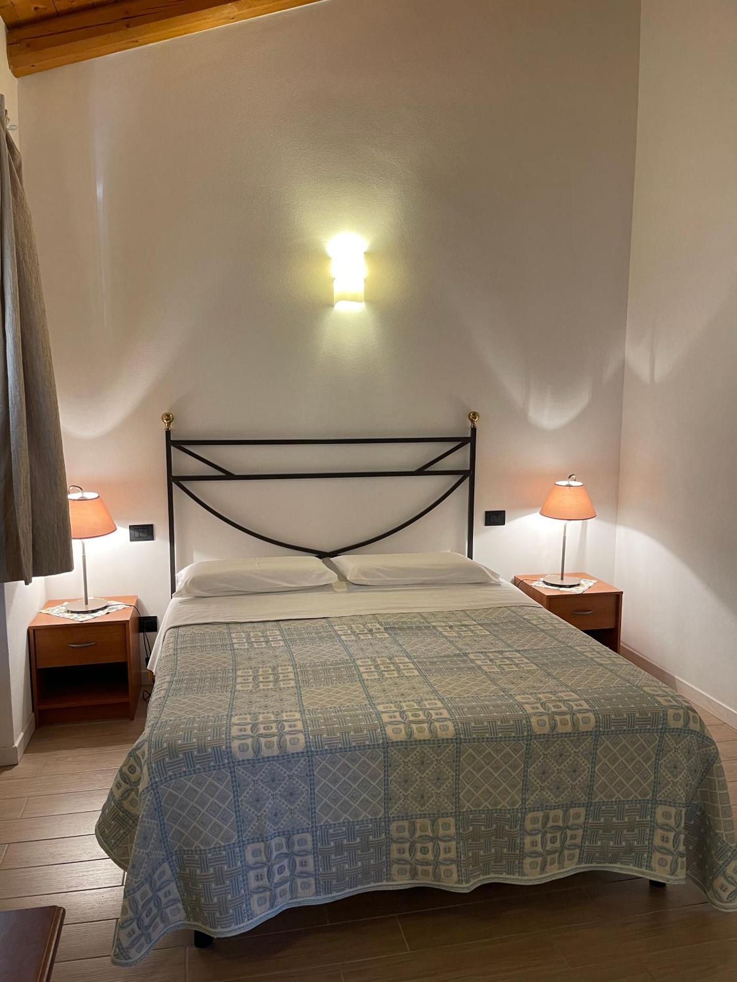 Al Vajo Dependance - Apartments-Zimmer Lazise Exterior photo